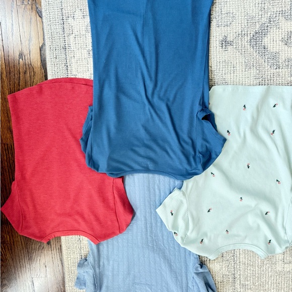 Bundle of 4 AE & Aerie Tops | Size M | NWOT & Like New 2025 - Picture 9 of 9